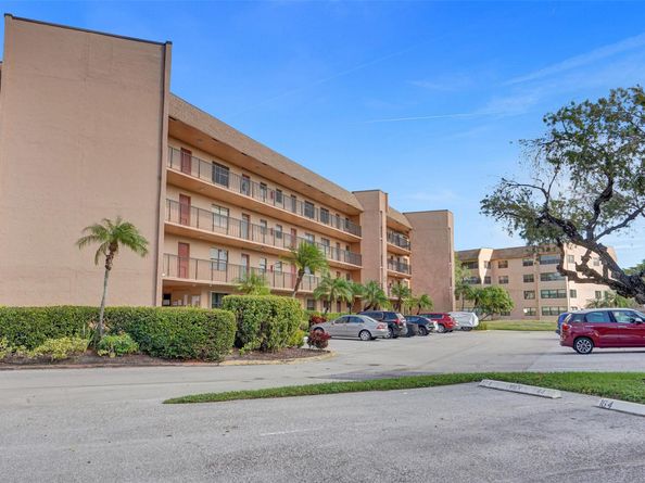 10467 Sunrise Lakes Blvd 210, Sunrise FL 33322
