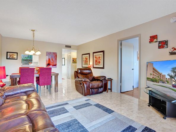 10467 Sunrise Lakes Blvd 210, Sunrise FL 33322