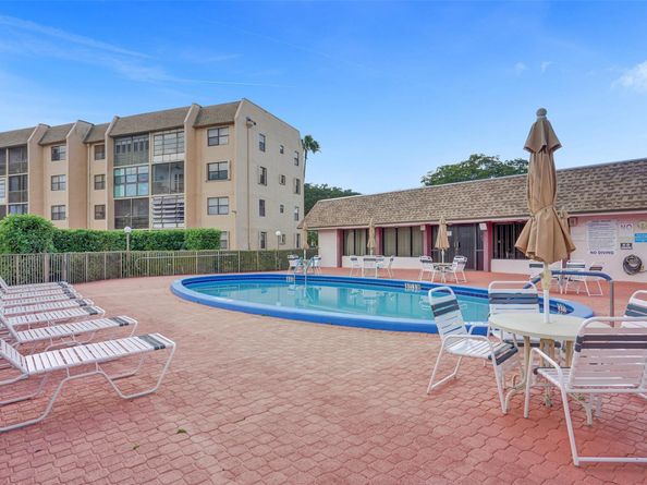 10467 Sunrise Lakes Blvd 210, Sunrise FL 33322