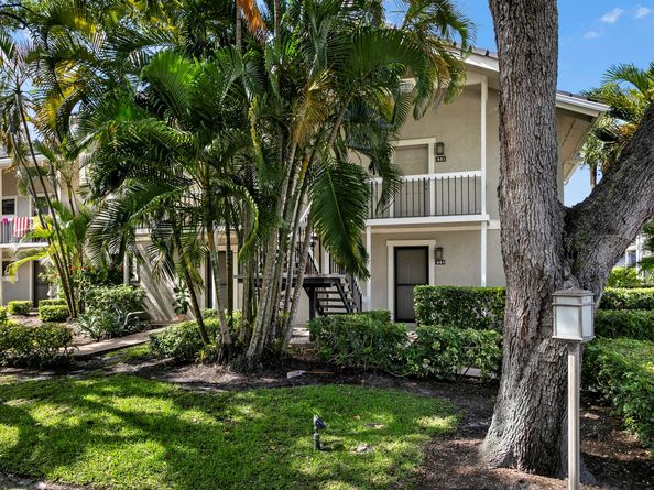 11863 Wimbledon Circle 450, Wellington FL 33414