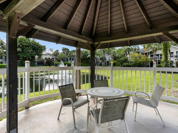 11863 Wimbledon Circle 450, Wellington FL 33414