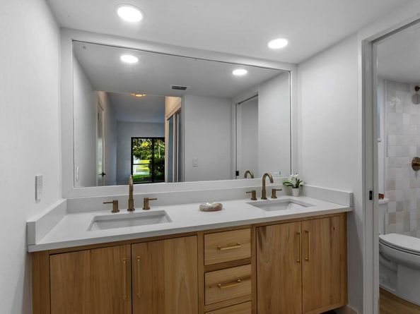 11863 Wimbledon Circle 450, Wellington FL 33414