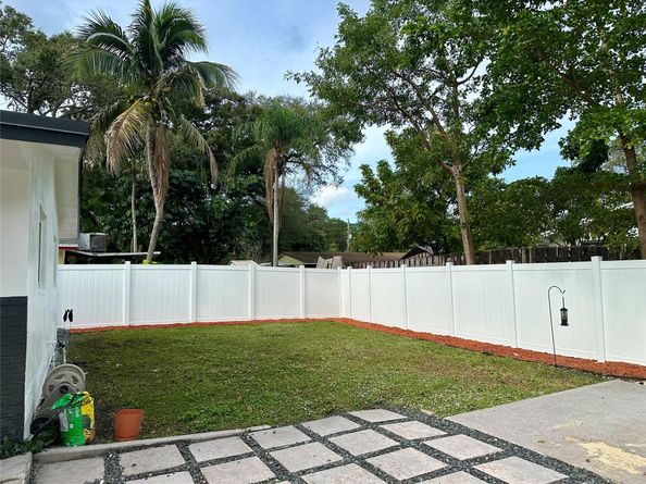 1811 SW 21st St, Fort Lauderdale FL 33315