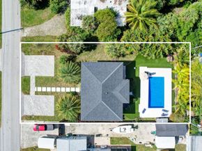 807 SW 14th Ct, Fort Lauderdale FL 33315