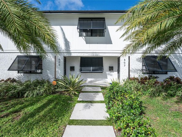 807 SW 14th Ct, Fort Lauderdale FL 33315