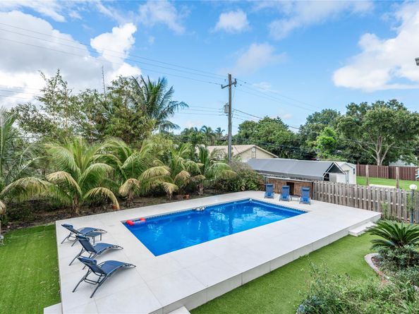 807 SW 14th Ct, Fort Lauderdale FL 33315