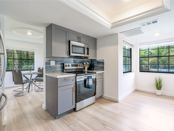 807 SW 14th Ct, Fort Lauderdale FL 33315