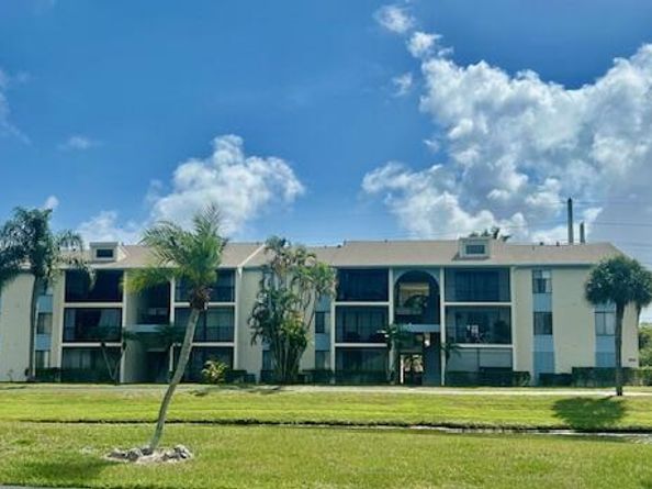 1112 Green Pine Boulevard C1, West Palm Beach FL 33409