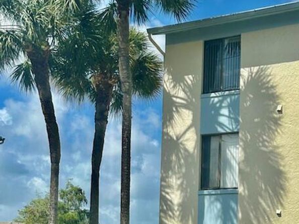 1112 Green Pine Boulevard C1, West Palm Beach FL 33409