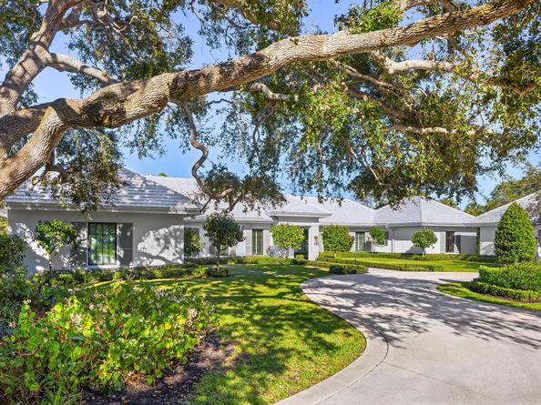 39 Country Road S, Village Of Golf FL 33436