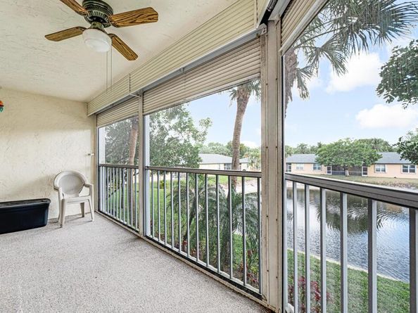 3146 Via Poinciana 203, Lake Worth FL 33467