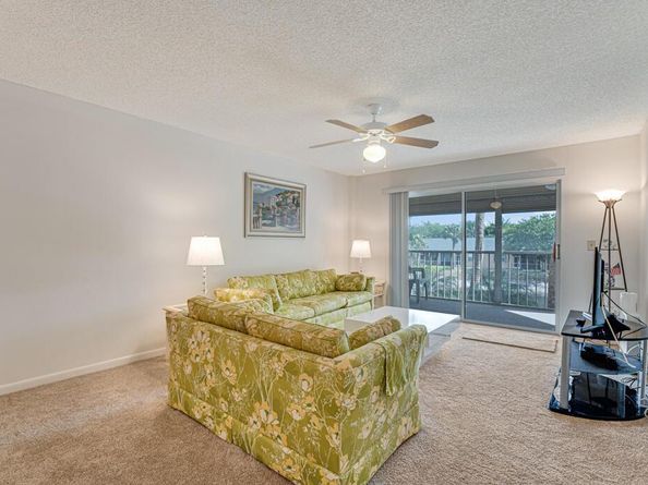 3146 Via Poinciana 203, Lake Worth FL 33467
