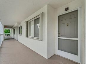 3146 Via Poinciana 203, Lake Worth FL 33467