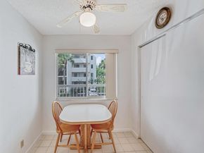 3146 Via Poinciana 203, Lake Worth FL 33467