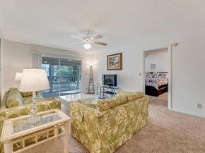 3146 Via Poinciana 203, Lake Worth FL 33467
