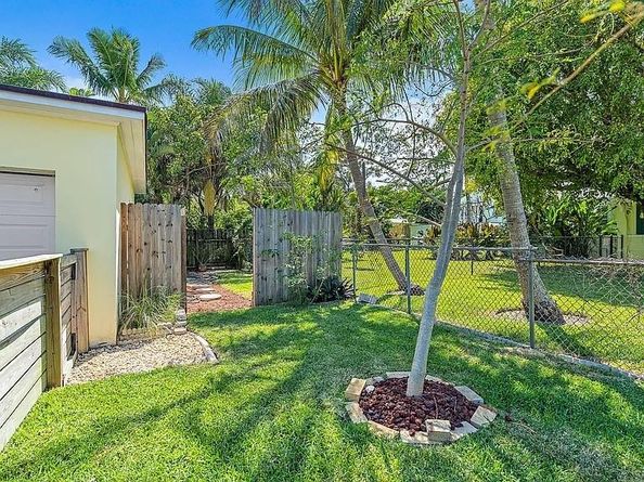 400 45th St, West Palm Beach FL 33407