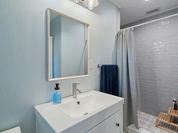 400 45th St, West Palm Beach FL 33407