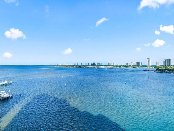 2640 Lake Shore Drive 908, Riviera Beach FL 33404