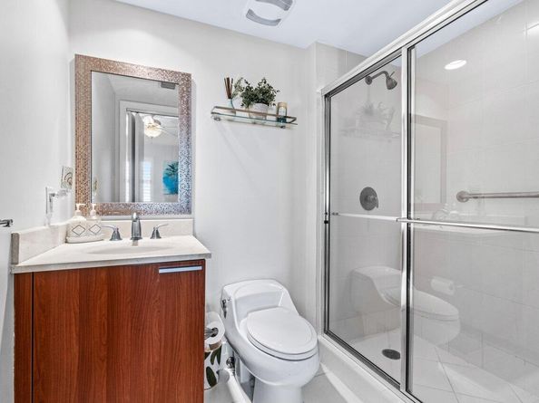 2640 Lake Shore Drive 908, Riviera Beach FL 33404