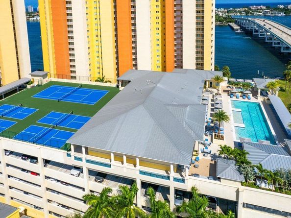 2640 Lake Shore Drive 908, Riviera Beach FL 33404