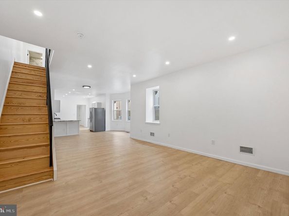 12 Greenway Avenue, Darby PA 19023