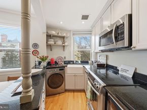 18 9TH Street NE 307, Washington DC 20002