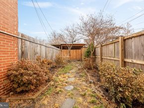 909 8TH Street NE, Washington DC 20002