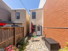 909 8TH Street NE, Washington DC 20002