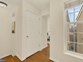 909 8TH Street NE, Washington DC 20002