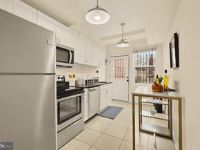 909 8TH Street NE, Washington DC 20002