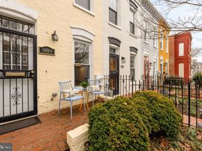 909 8TH Street NE, Washington DC 20002