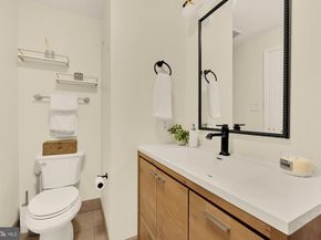 909 8TH Street NE, Washington DC 20002