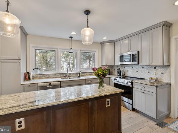 1439 Millikens Bend Road, Herndon VA 20170