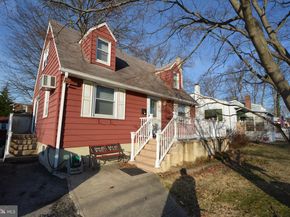 219 Fernwood Avenue, Folsom PA 19033