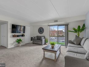 63101 Delaire Landing Road 101, Philadelphia PA 19114