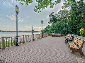 63101 Delaire Landing Road 101, Philadelphia PA 19114