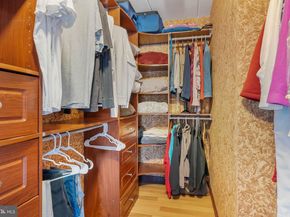 63101 Delaire Landing Road 101, Philadelphia PA 19114