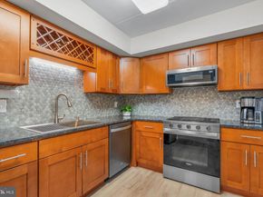 63101 Delaire Landing Road 101, Philadelphia PA 19114