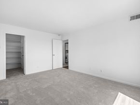 5340 Holmes Run Parkway 1102, Alexandria VA 22304