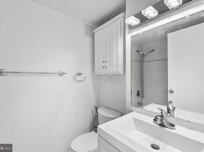 5340 Holmes Run Parkway 1102, Alexandria VA 22304