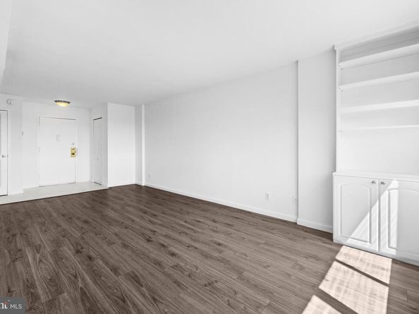 5340 Holmes Run Parkway 1102, Alexandria VA 22304