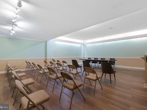 5340 Holmes Run Parkway 1102, Alexandria VA 22304