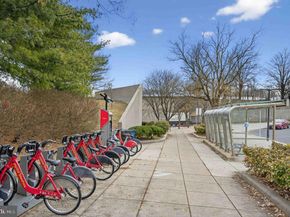 904 Harrison Circle, Alexandria VA 22304