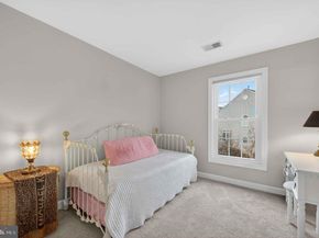 904 Harrison Circle, Alexandria VA 22304