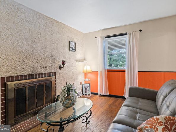 517 W Woodland Avenue, Springfield PA 19064