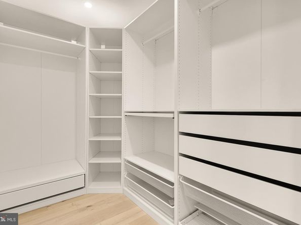 1600 37TH Street NW, Washington DC 20007