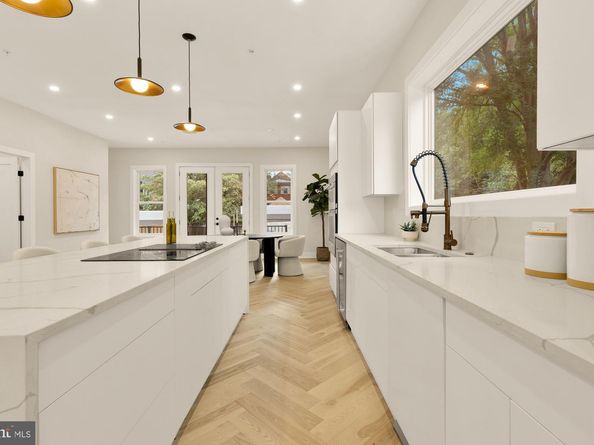 1600 37TH Street NW, Washington DC 20007