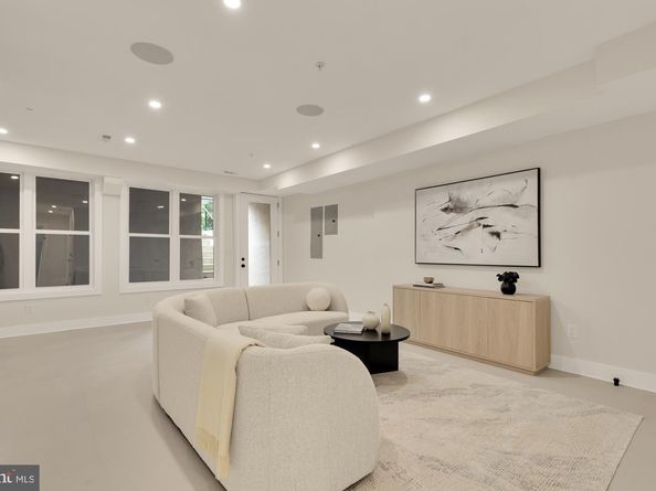 1600 37TH Street NW, Washington DC 20007
