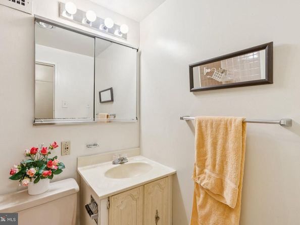 1200 N Nash Street 565, Arlington VA 22209
