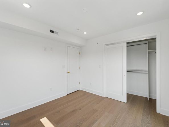 919 S 11TH Street 2, Philadelphia PA 19147